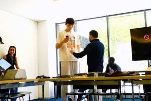 瀚森赴美日记 | 5月24日 今天来定制西装啦，期待一下吧?