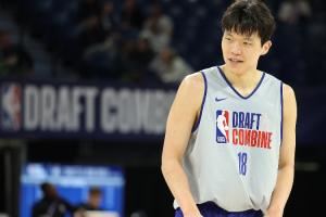 冉冉升起?球迷投票获胜！选秀专家：杨瀚森胜过乐透候选人