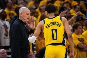 ?杨毅：步行者运行方式不像NBA球队像大学队 卡莱尔是球队核心