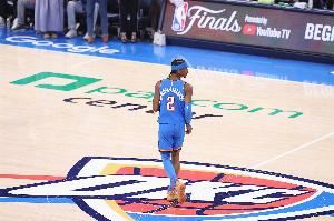 ?亚历山大总决生涯前两战合砍72分 创NBA历史纪录！
