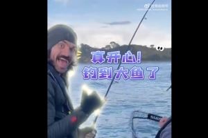 亚当斯：钓鱼的时候接到经纪人电话告诉我跟火箭续约了?