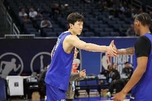 轰动新闻❤️‍?“杨瀚森第16顺位被选中”冲上微博热搜榜第一