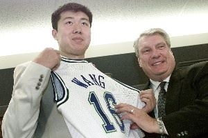 小杨16号球衣已上架?同号码5位名人堂 大郅加嫂佩贾众星云集