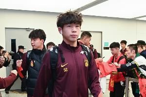 沪媒:申花备战阵容不完整,出战东亚杯的刘诚宇、陈晋一出现伤情