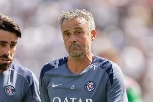 恩里克锁喉佩德罗!裁判专家:FIFA很可能处罚巴黎主教练