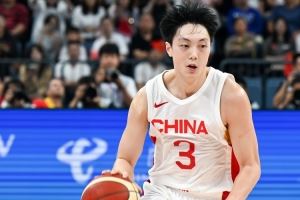  状态回暖！胡明轩6中3拿到10分2板6助1断 上场比赛8中1
